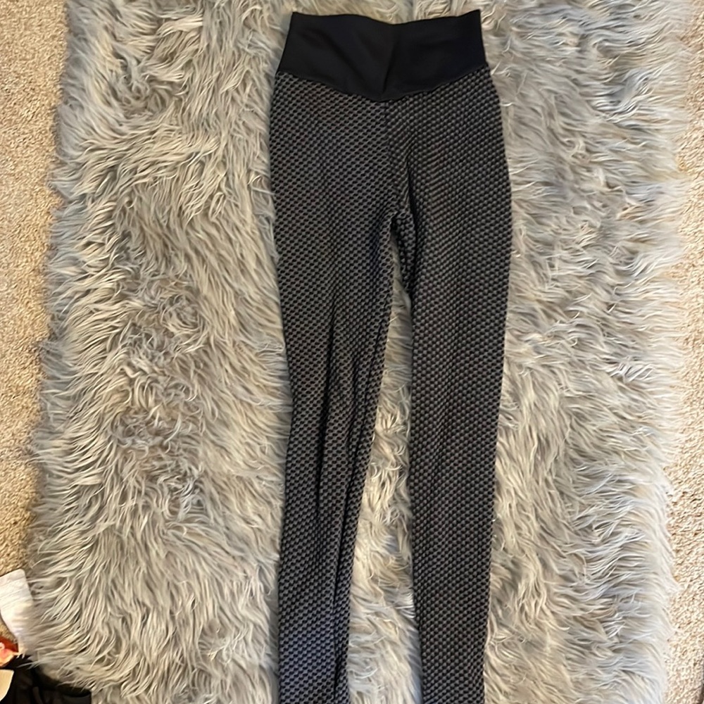 Viral booty leggings as seen on tiktok